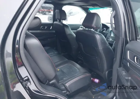 2017 Ford Explorer Sport z USA, uszkodzony, nr VIN 1FM5K8GT5HGE31236